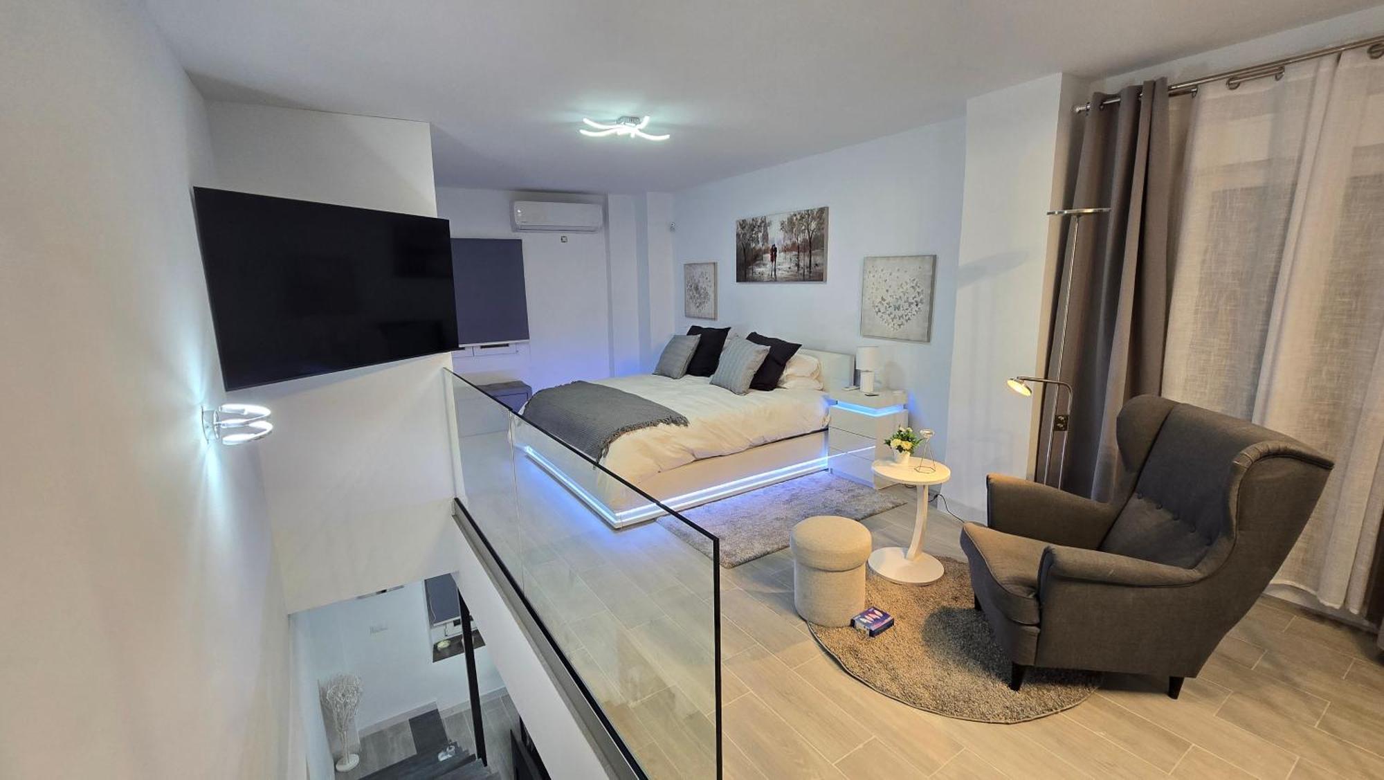 Biclahome Casa De Lujo De 2 Plantas Con Garage Holiday home *
