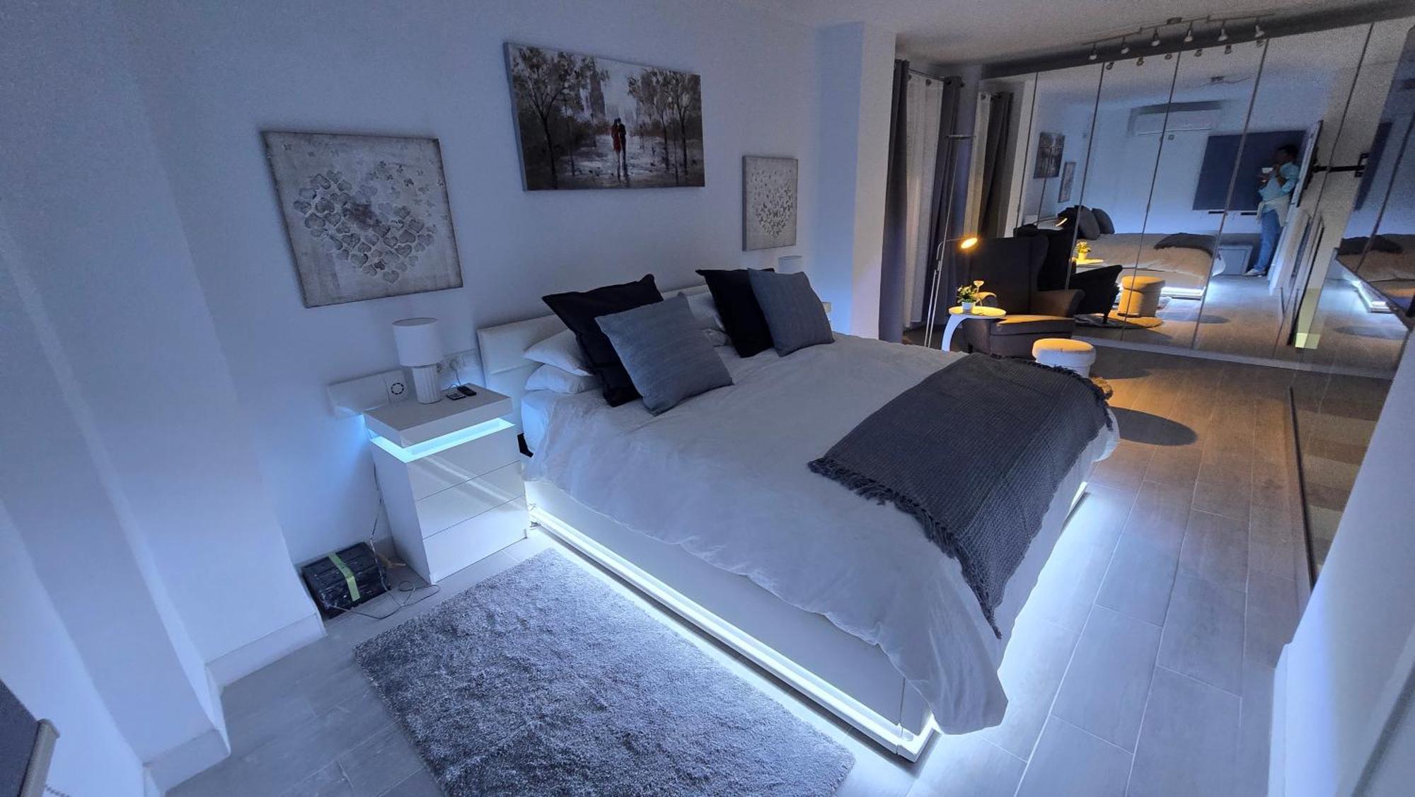 Biclahome Casa De Lujo De 2 Plantas Con Garage Holiday home