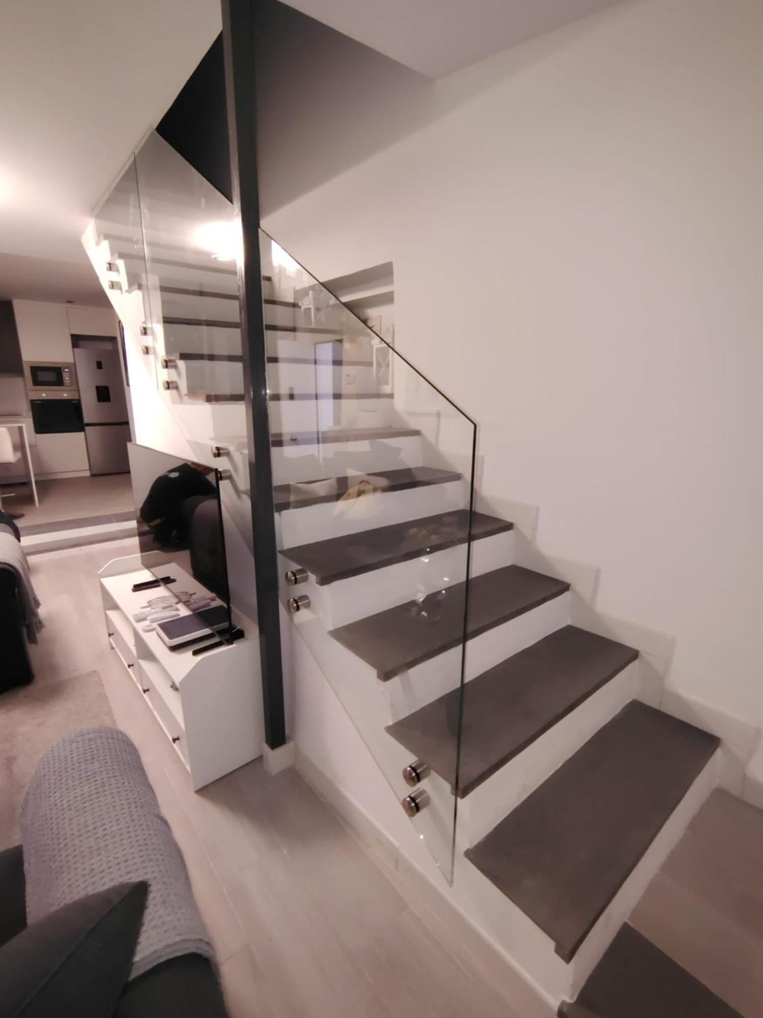 Biclahome Casa De Lujo De 2 Plantas Con Garage Holiday home *